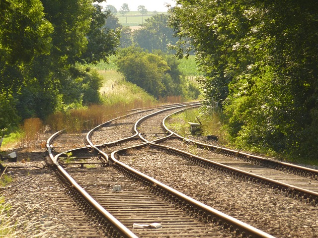 railway-line-1053687_640